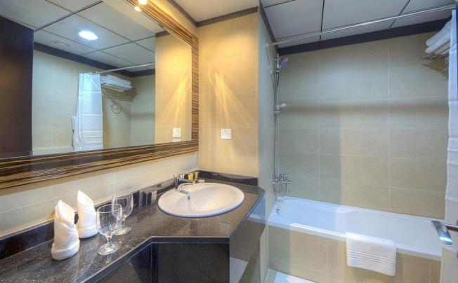 Фото отеля ORCHID VUE HOTEL 