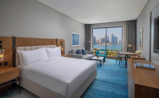 Фото отеля Doubletree By Hilton Sharjah Waterfront Hotel & Residences