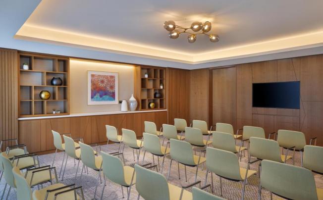 Фото отеля Doubletree By Hilton Sharjah Waterfront Hotel & Residences