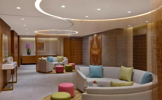 Фото отеля Doubletree By Hilton Sharjah Waterfront Hotel & Residences