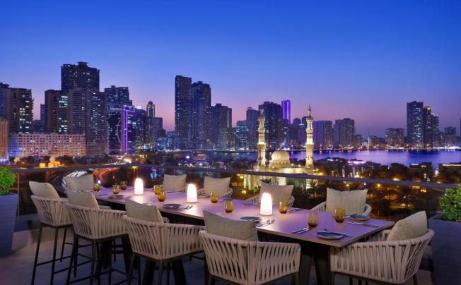 Фото отеля Doubletree By Hilton Sharjah Waterfront Hotel & Residences