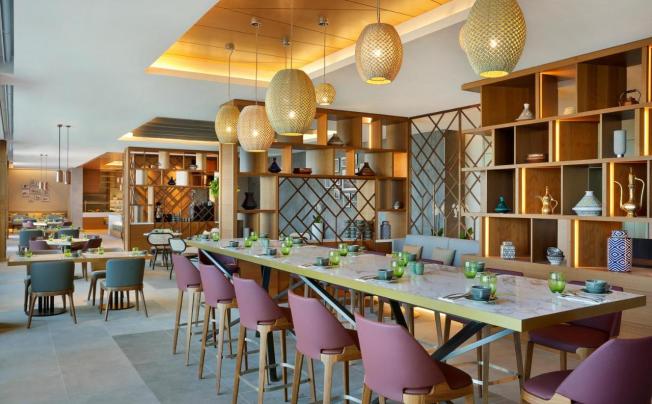 Фото отеля Doubletree By Hilton Sharjah Waterfront Hotel & Residences