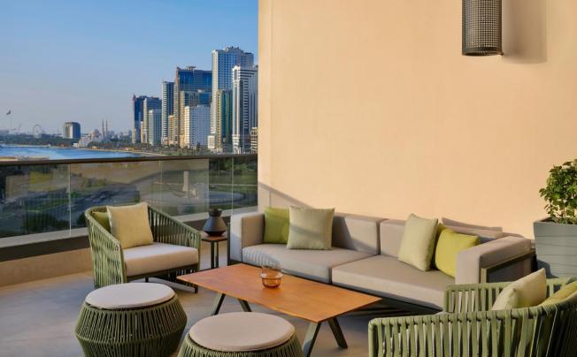 Фото отеля Doubletree By Hilton Sharjah Waterfront Hotel & Residences