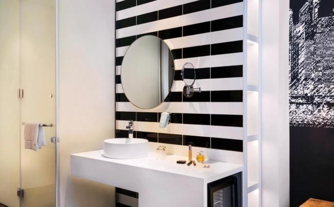 Фото отеля Ibis Styles Dubai Airport Hotel 
