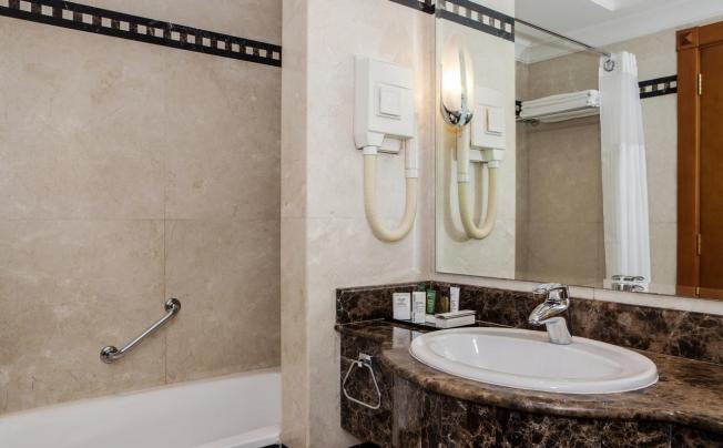 Фото отеля Hilton Sharjah Hotel