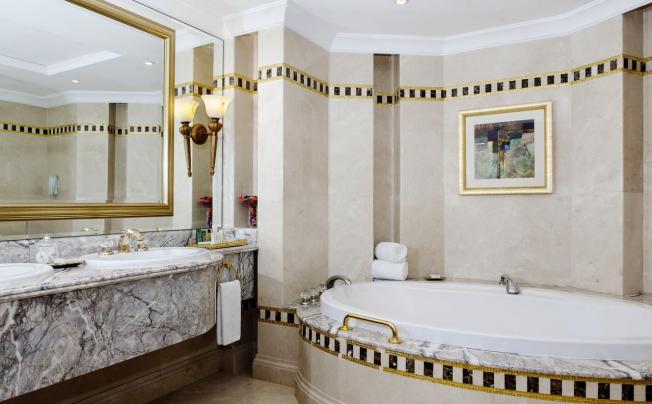 Фото отеля Hilton Sharjah Hotel