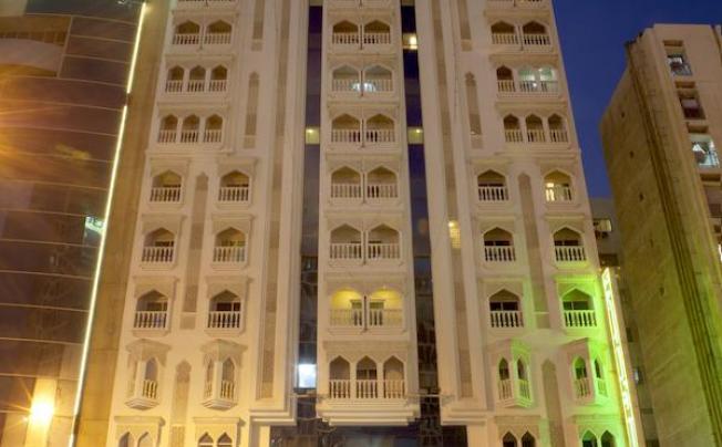 Фото отеля Landmark Plaza Baniyas Hotel