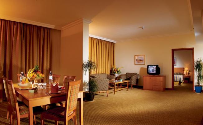 Фото отеля SWISS-BELHOTEL SHARJAH (ex. SHARJAH ROTANA) 