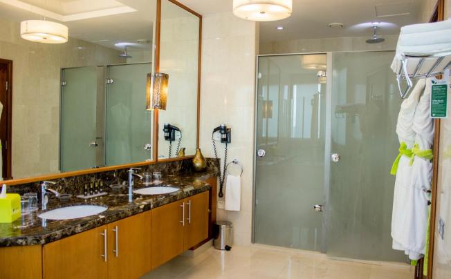 Фото отеля Ramada Downtown Dubai