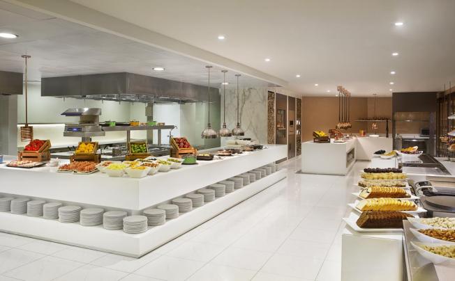 Фото отеля Habtoor Grand Beach Resort & Spa Autograph Collection