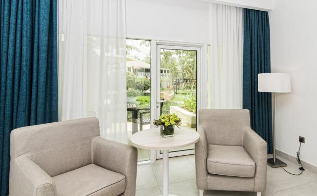 Фото отеля Habtoor Grand Beach Resort & Spa Autograph Collection