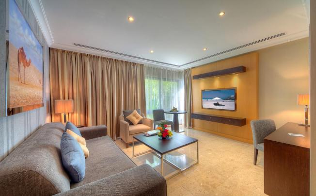 Фото отеля DUBAI MARINE BEACH RESORT & SPA