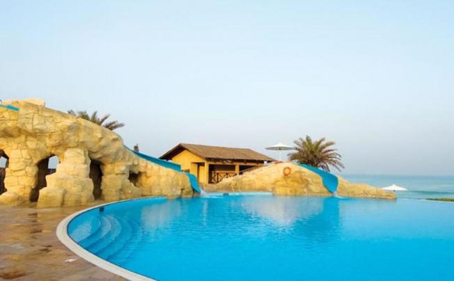 Фото отеля CORAL BEACH RESORT SHARJAH 