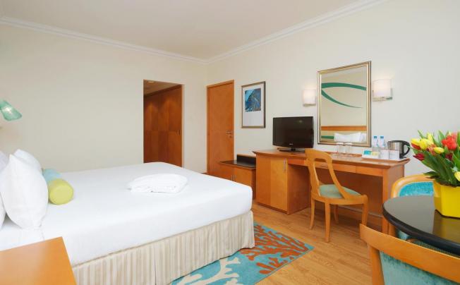 Фото отеля CORAL BEACH RESORT SHARJAH 