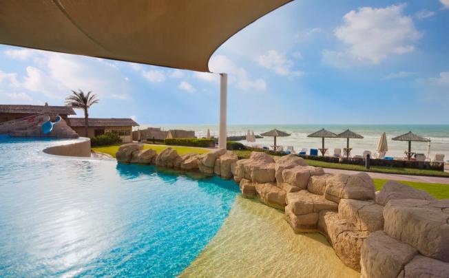 Фото отеля CORAL BEACH RESORT SHARJAH 