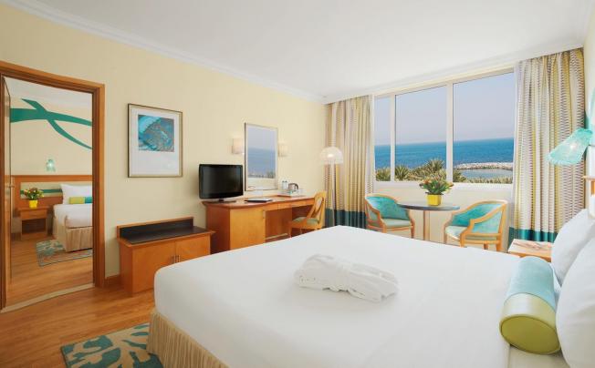 Фото отеля CORAL BEACH RESORT SHARJAH 