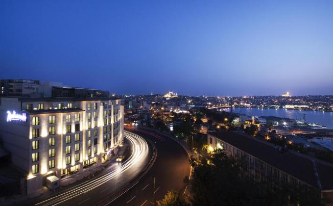 Фото отеля Radisson Blu Hotel Istanbul Pera