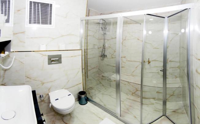 Фото отеля The Queen Hotel