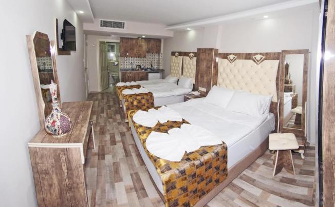 Фото отеля The Queen Hotel