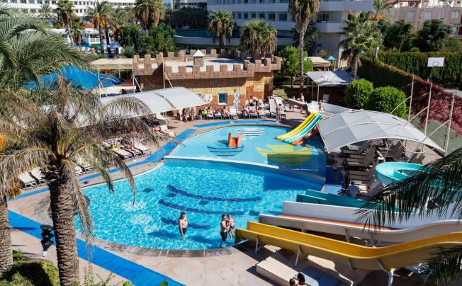 Фото отеля CRYSTAL ADMIRAL RESORT SUITES & SPA 