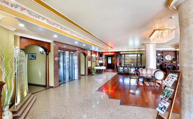Фото отеля Bulvar Palas hotel