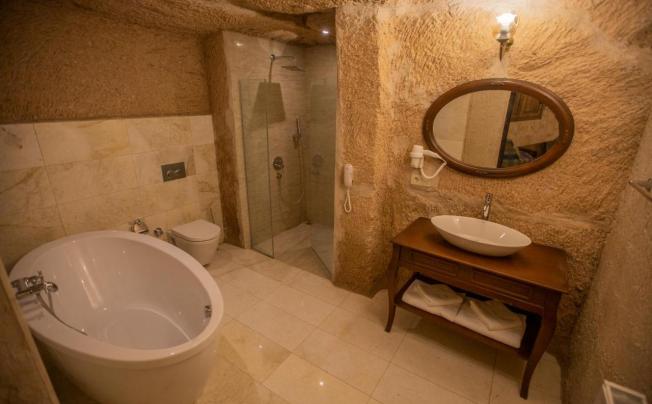 Фото отеля Lavender Cave Hotel