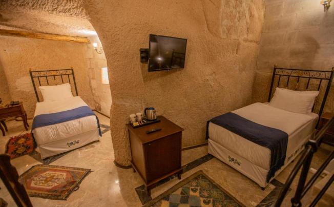 Фото отеля Lavender Cave Hotel