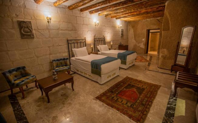 Фото отеля Lavender Cave Hotel