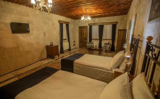 Фото отеля Lavender Cave Hotel