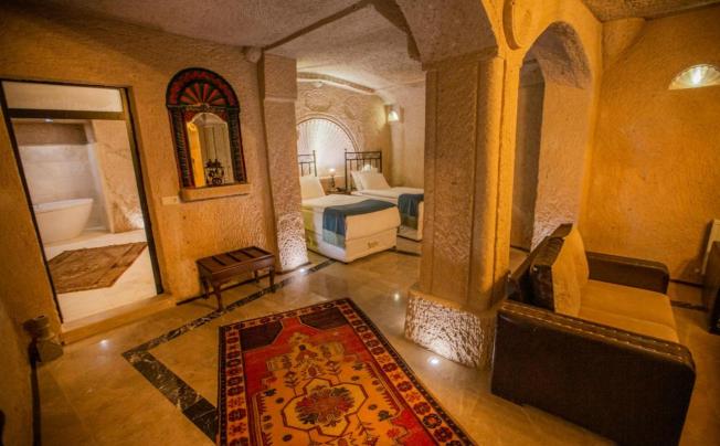 Фото отеля Lavender Cave Hotel