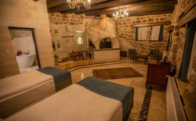 Фото отеля Lavender Cave Hotel