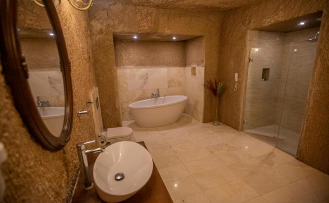 Фото отеля Lavender Cave Hotel