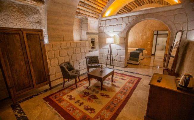 Фото отеля Lavender Cave Hotel