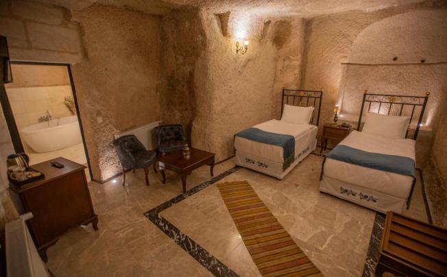 Фото отеля Lavender Cave Hotel