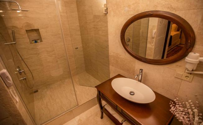 Фото отеля Lavender Cave Hotel