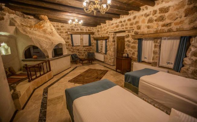 Фото отеля Lavender Cave Hotel