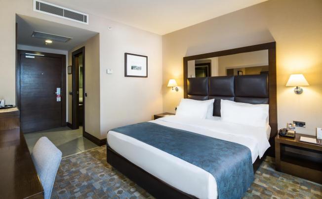 Фото отеля Midtown Hotel