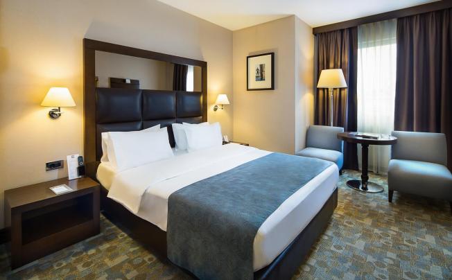 Фото отеля Midtown Hotel