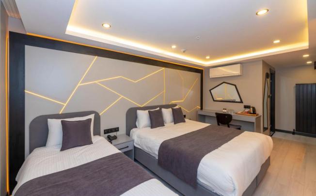 Фото отеля WHITE CORNER HOTEL