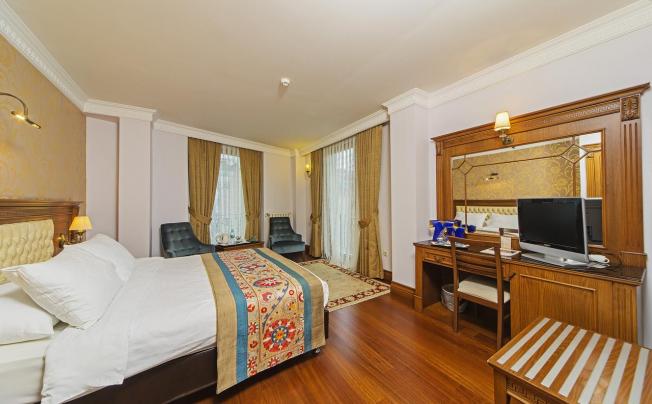 Фото отеля Acra Hotel