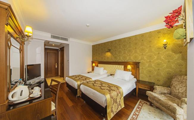 Фото отеля Acra Hotel