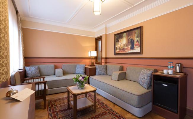 Фото отеля Lalahan Hotel