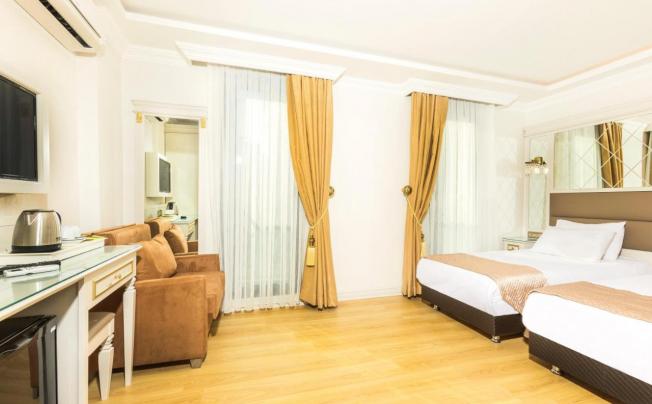Фото отеля City Hall Hotel