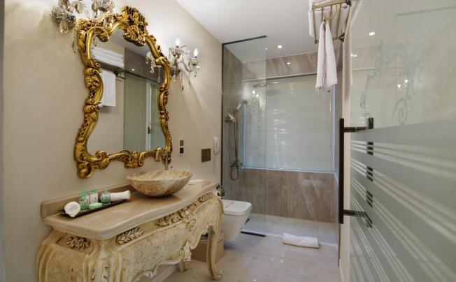 Фото отеля Elegance East Hotel