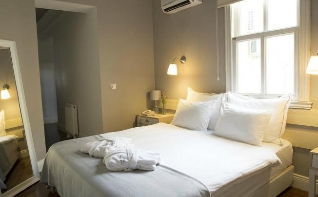 Фото отеля Miel Suites