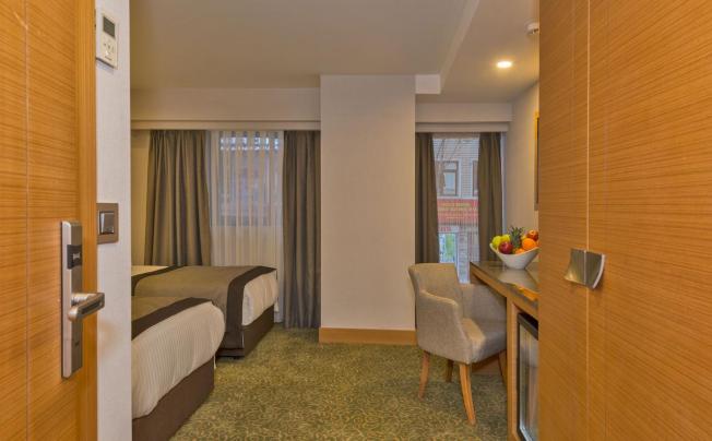 Фото отеля Bisetun Hotel