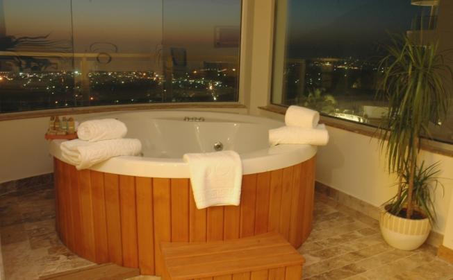 Фото отеля Roxx Suites & Deluxe Hotel