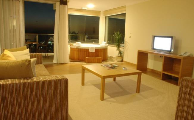 Фото отеля Roxx Suites & Deluxe Hotel