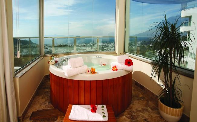 Фото отеля Roxx Suites & Deluxe Hotel