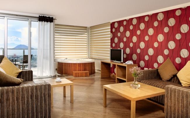 Фото отеля Roxx Suites & Deluxe Hotel